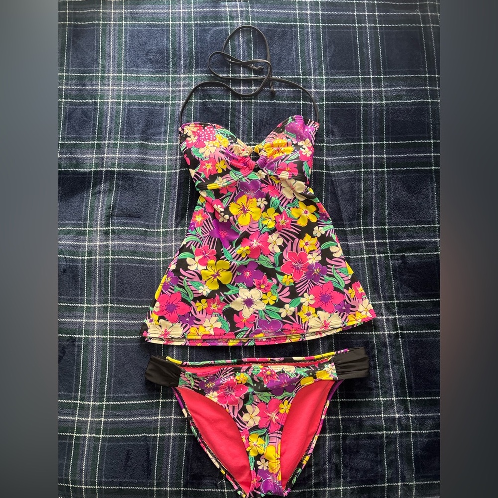Y2K 2000s Arizona multicoloured floral two piece w/bedazzling tankini swimsuit.L